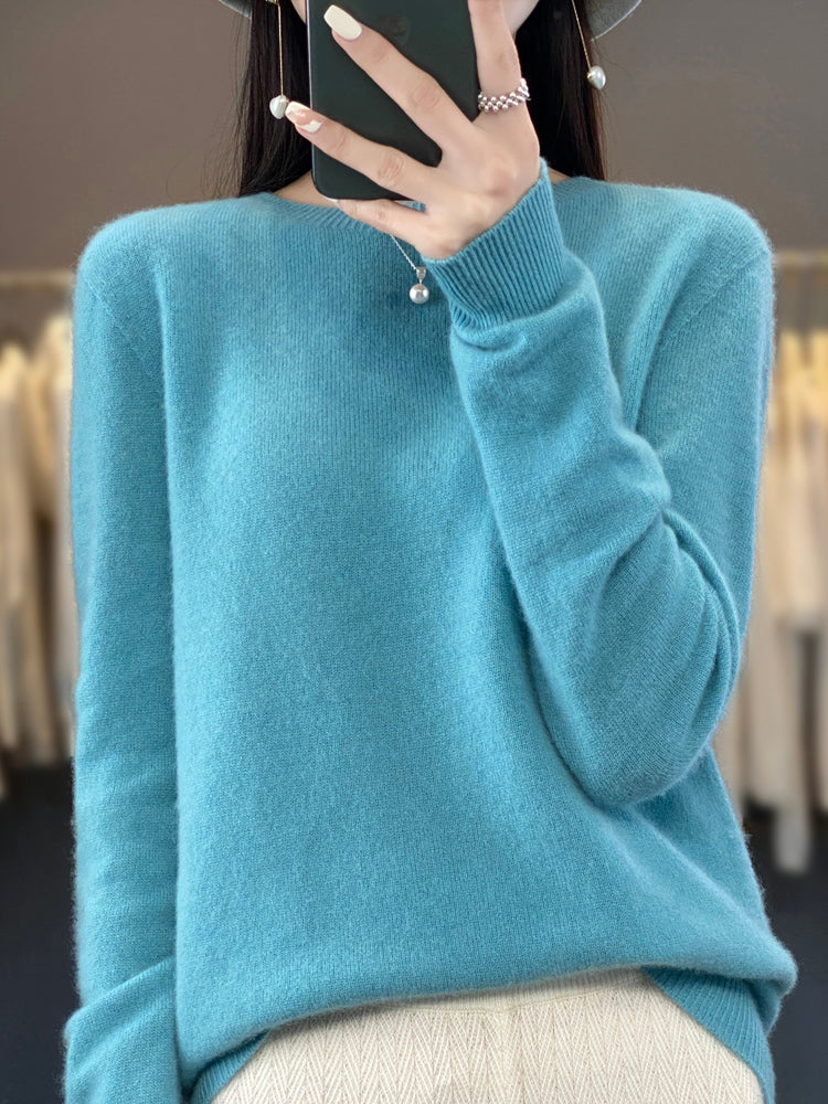Émilie | Soft Minimalist Sweater