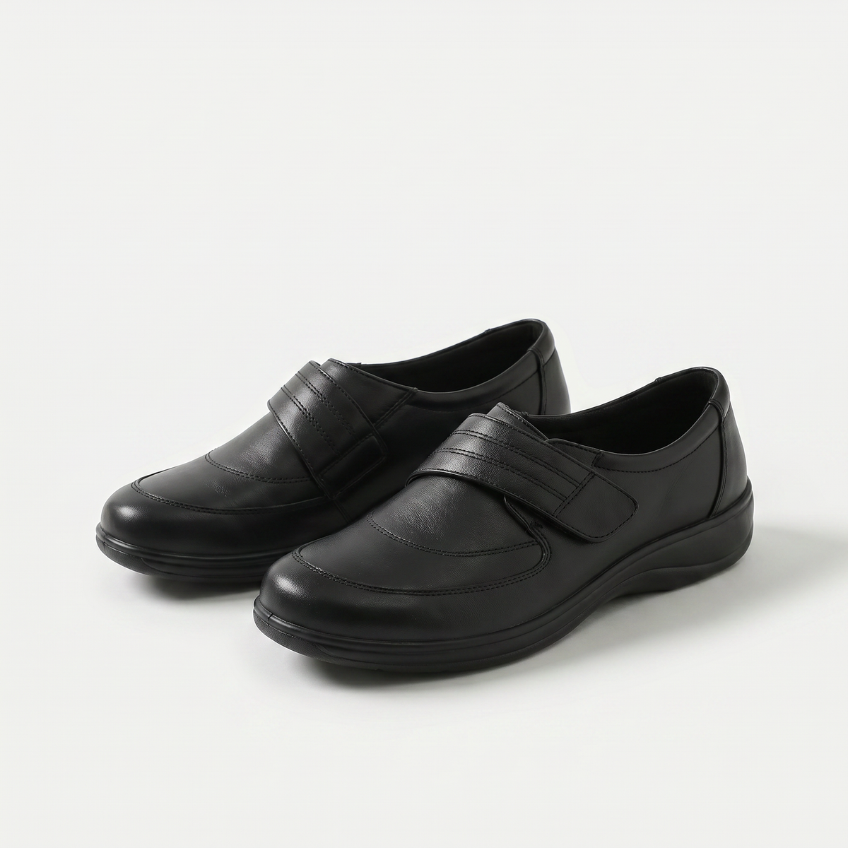 Emily – Effortless Elegance in Timeless Black