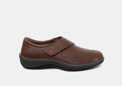 Emily – Soft Warmth in Warm Brown