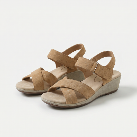 Holly – Natural Warmth in Soft Camel